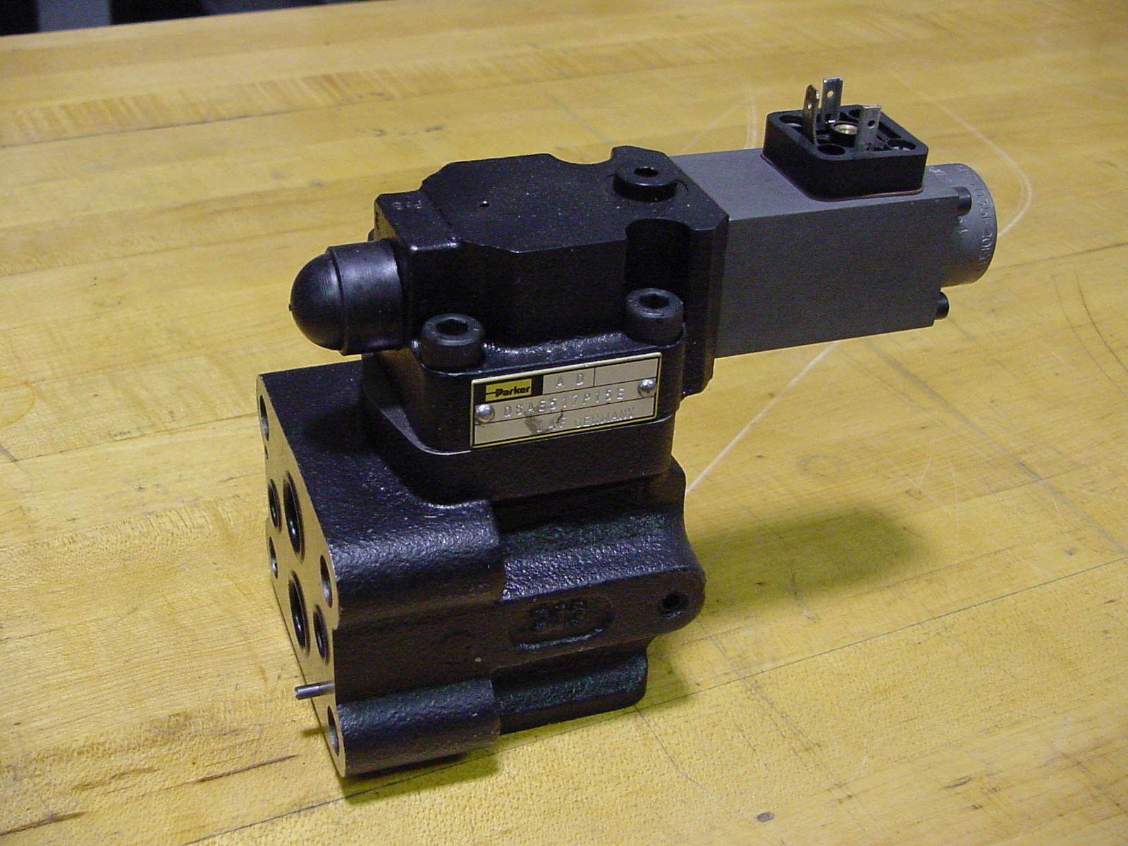 hydraulic valve