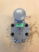hydraulic valve